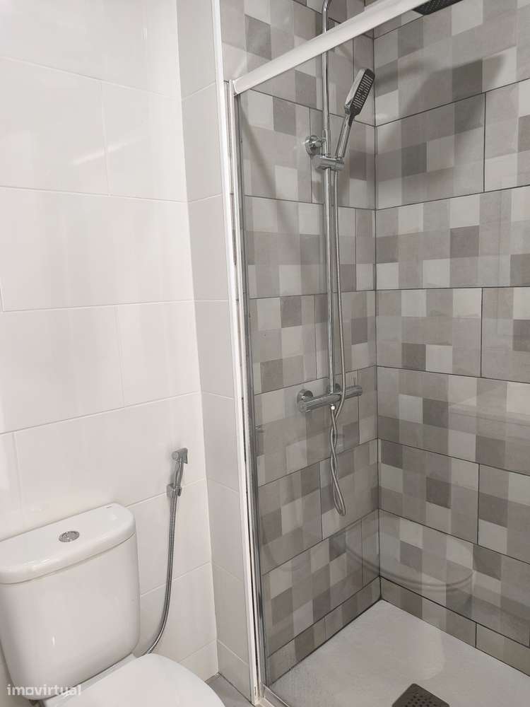 T2 Centro Queijas, Totalmente Remodelado, Junto aos CTT e P. Doce-22