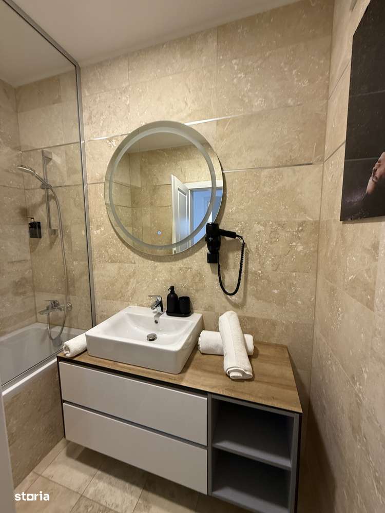 Apartament 3 camere, garaj și terasă Central-6