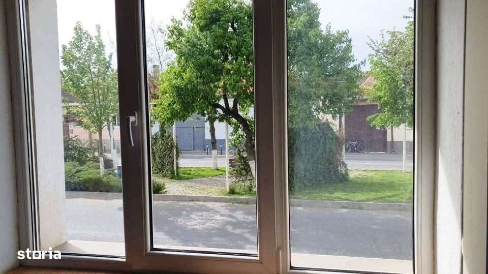Casa cu suprafata de 140mp si teren 542mp,centrul localitatii Cristian-9
