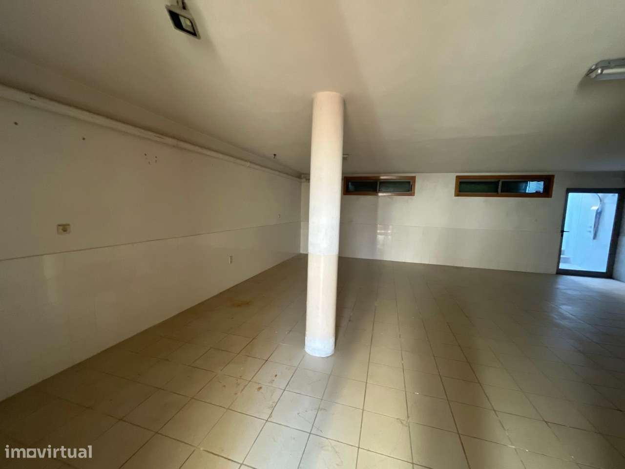 Geminada com piscina, garagem e terraço em Canidelo-36