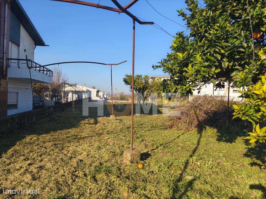 Terreno Urbano c/417m² em Folgosa | Maia - Grande imagem: 4/8