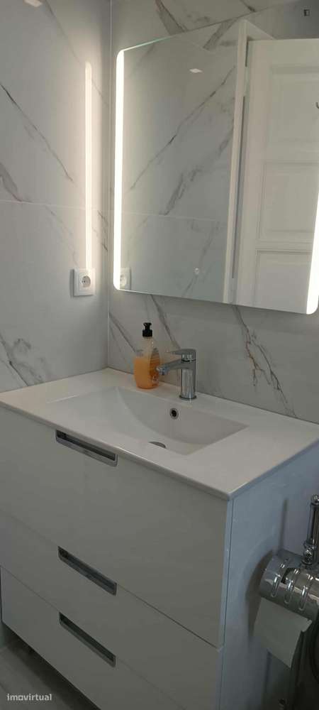 Quarto - localizado em Almada Lisbon - Grande imagem: 5/9