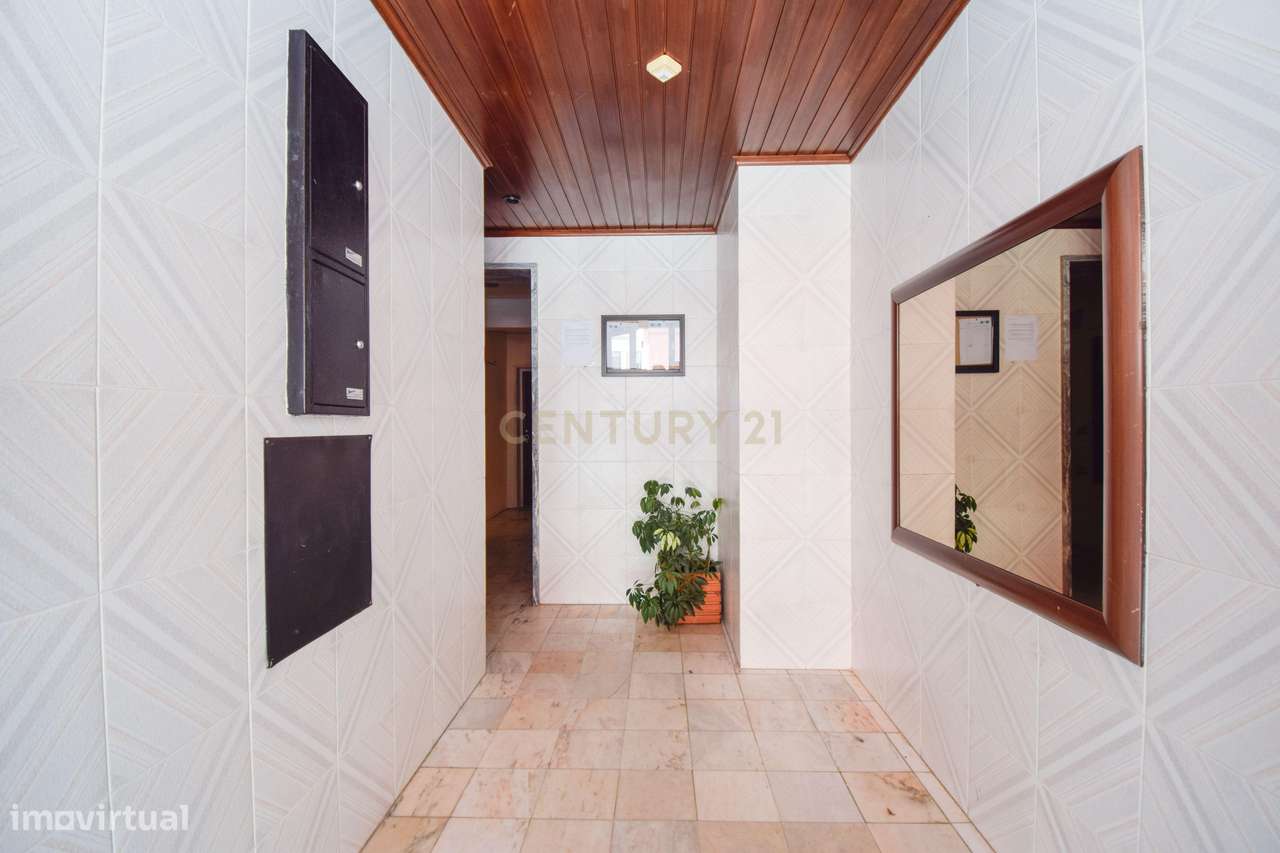 Exclusivo apartamento T2 com terraço na Quinta do Barão – Carcavelos-4