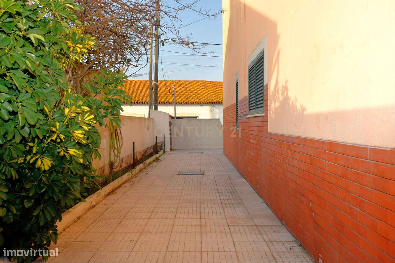 Moradia Isolada T4 Sarilhos Grande, Montijo-47
