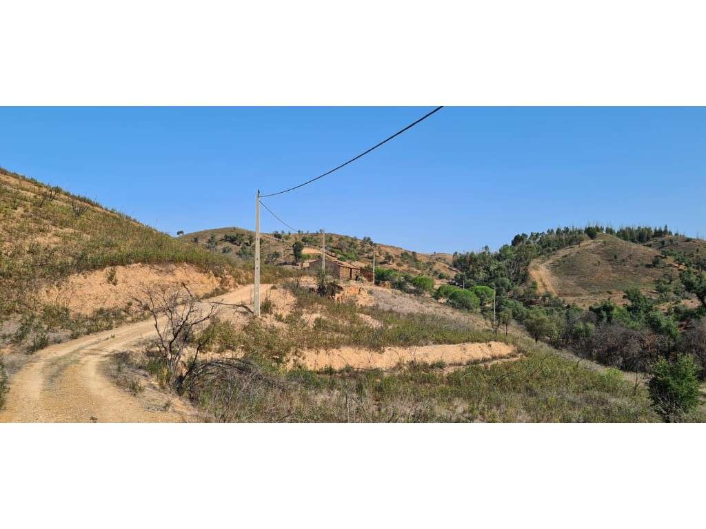 Monte Alentejano para reconstruir - Grande imagem: 5/20