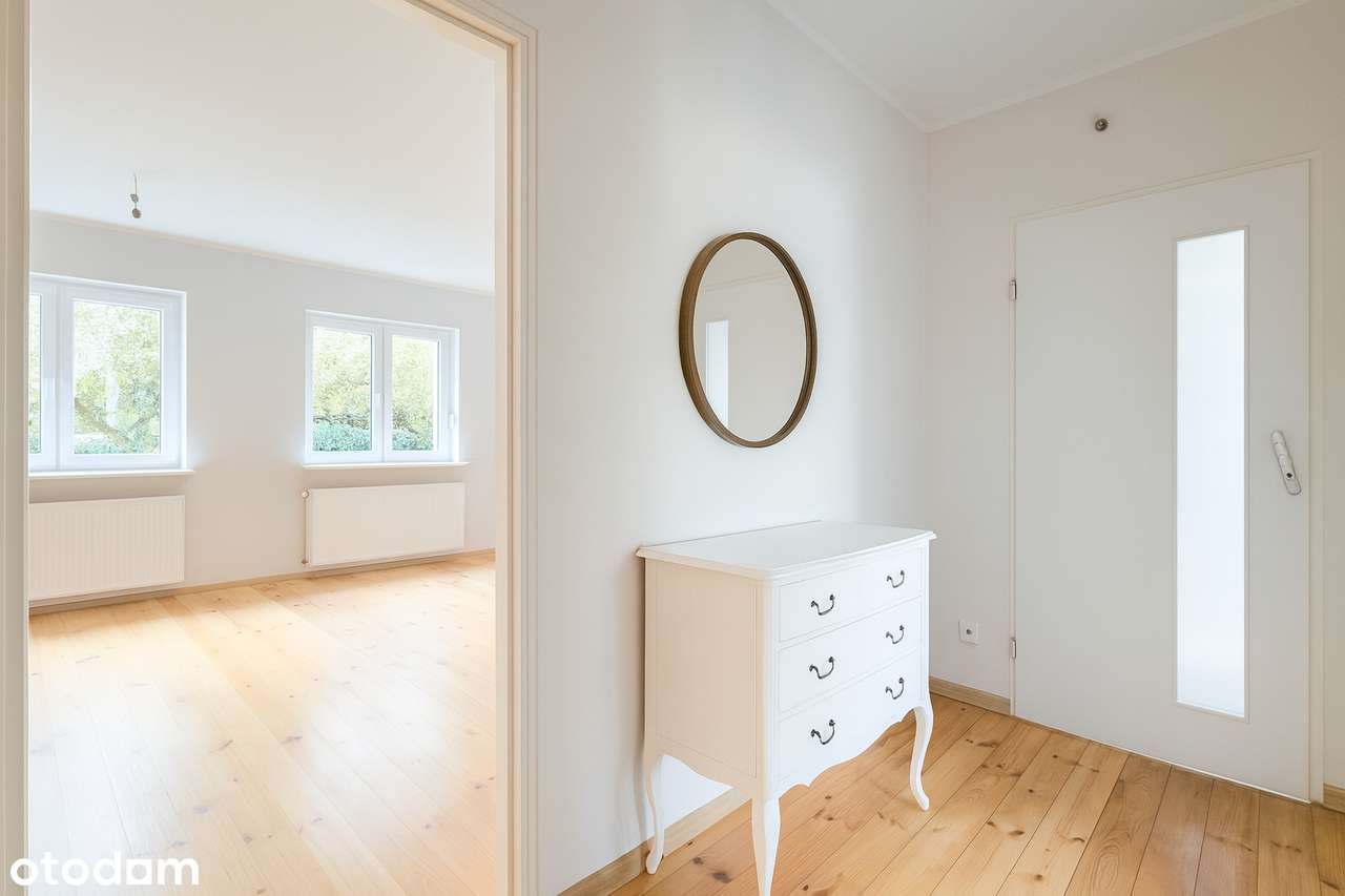 Przestronny dom z garażem i osobnym mieszkaniem-17