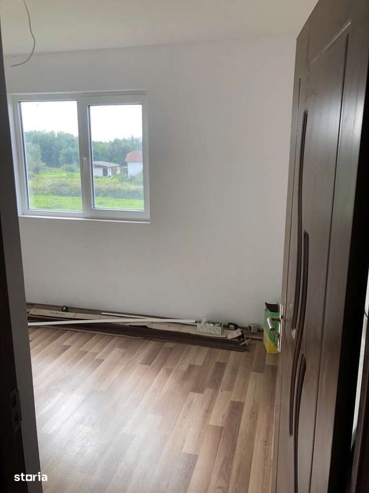 Comision 0 - Casa cu spatiu comercial si teren de 2877 m2 in Glimboca-2