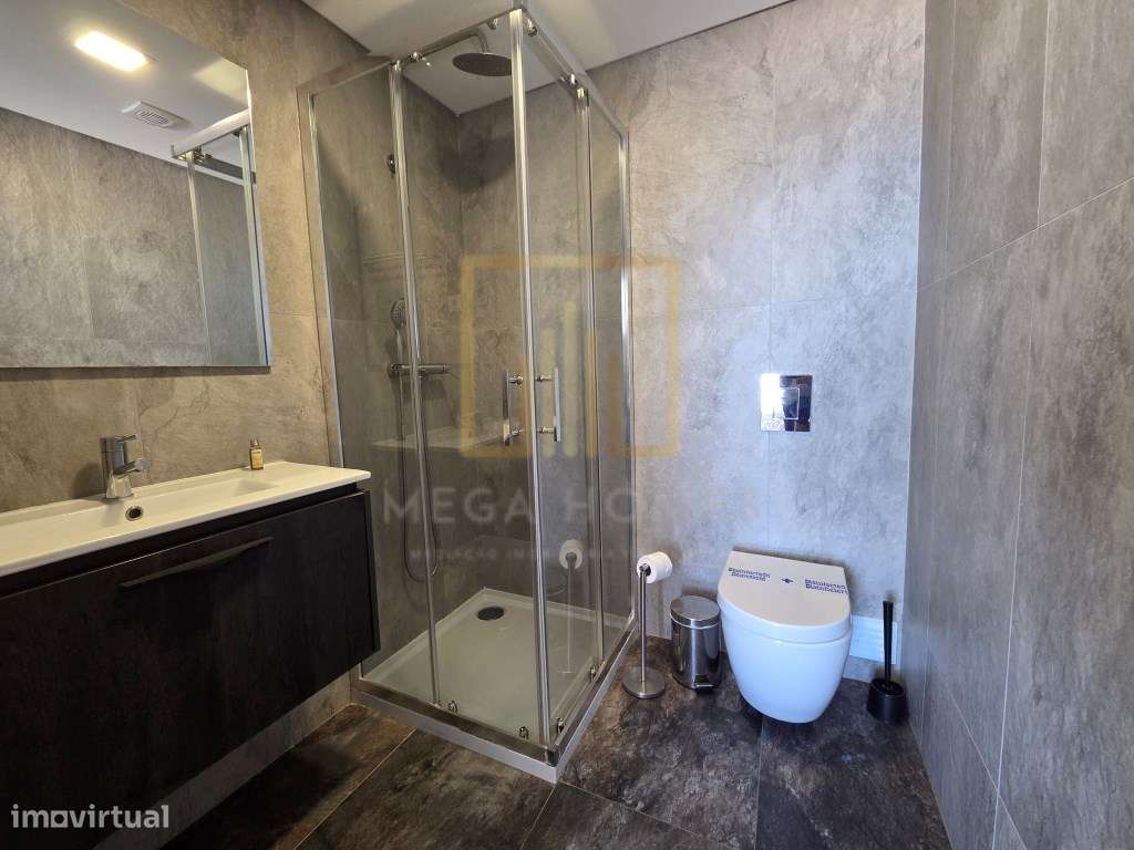 T2 renovado com vista deslumbrante para o areal da Praia da Rocha, ...-14