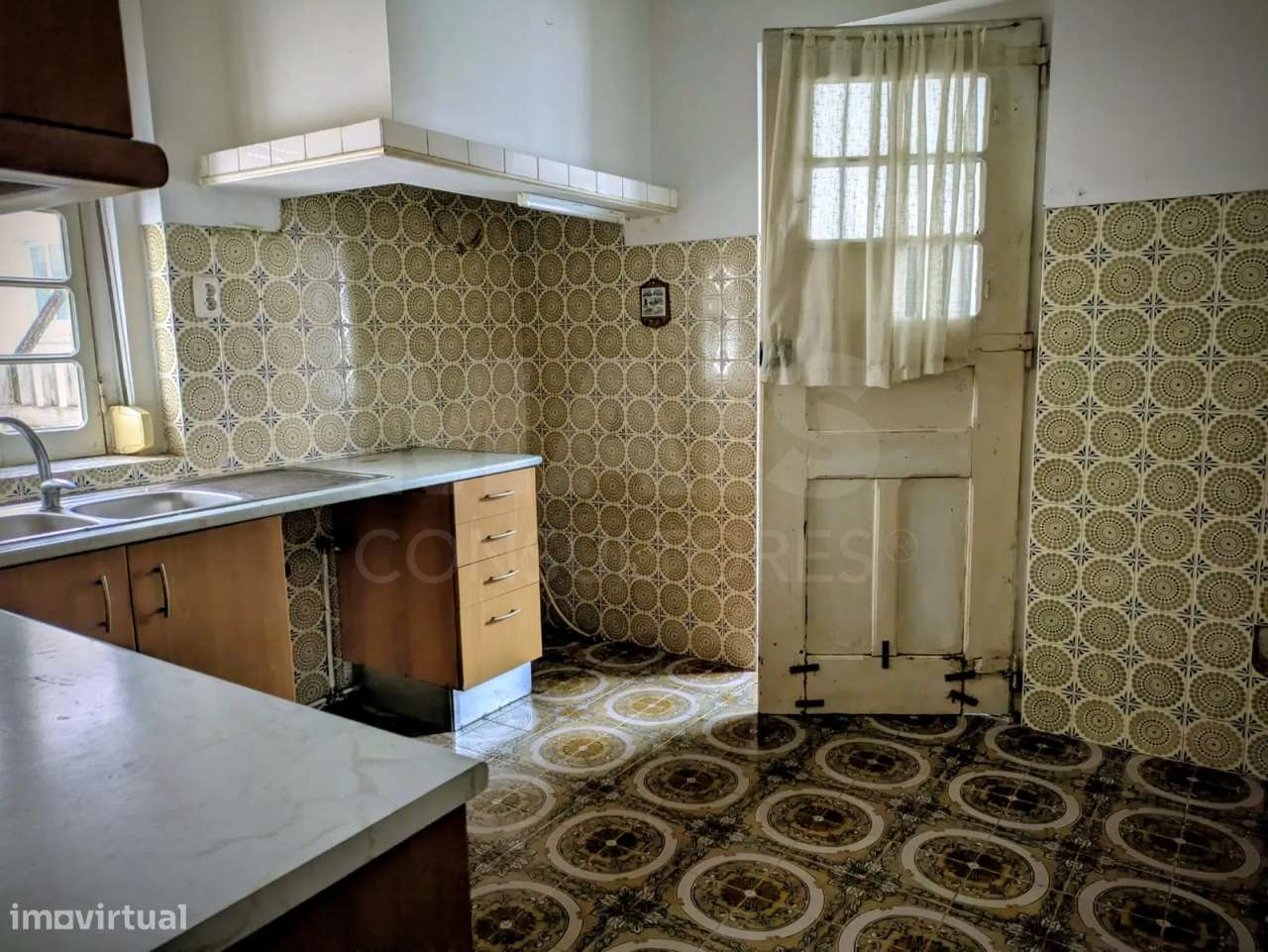 Moradia T2 com grande potencial em Ribamar – A 5 min da praia - Grande imagem: 4/29