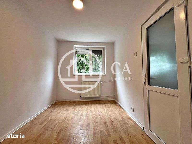 Apartament de vânzare cu 2 camere în zona Rogerius, Oradea - Imagine principală: 4/7