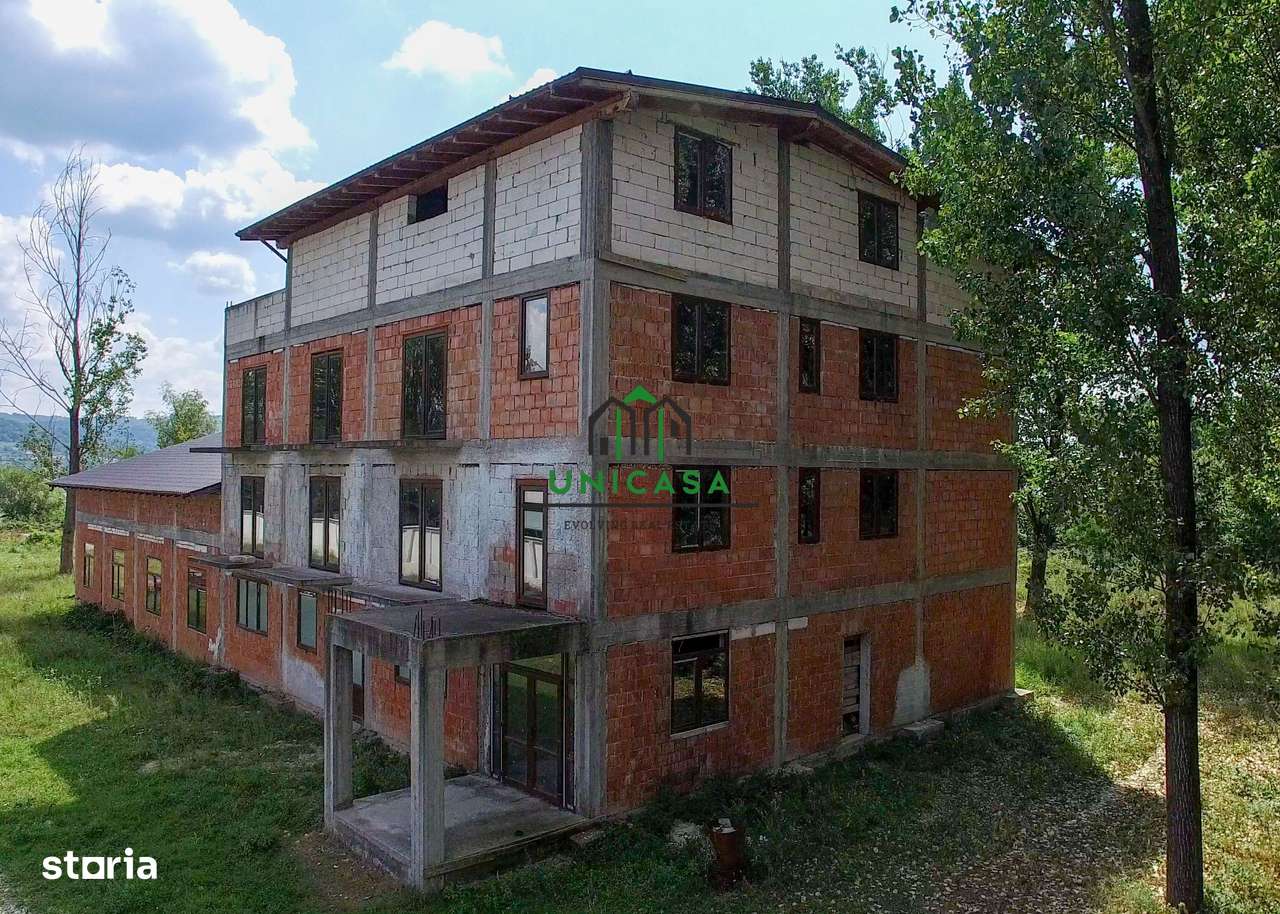 Pensiune de Vânzare cu Priveliște Panoramică către Râul Olt - Imagine principală: 5/10