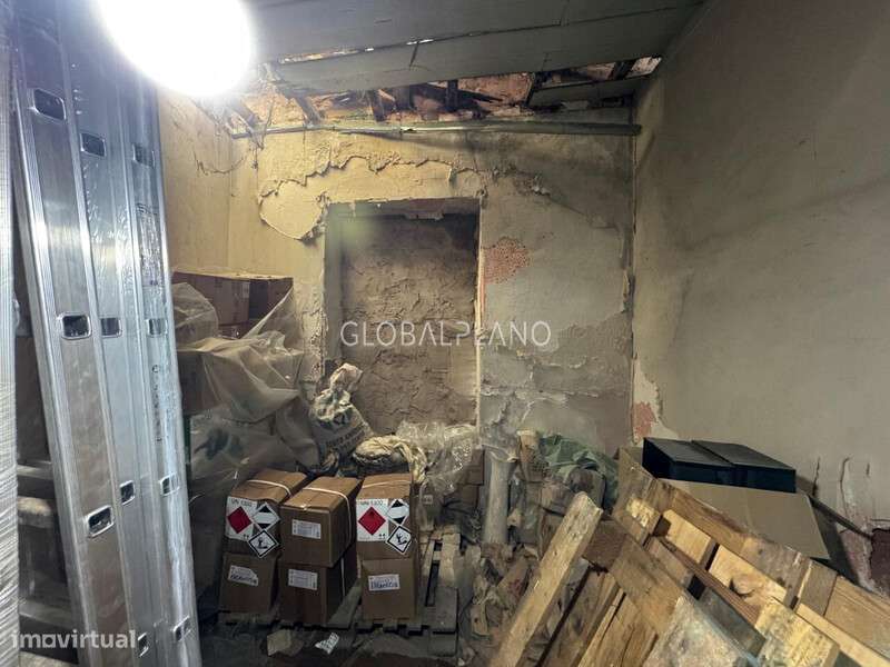 Imóvel Por Reconstruir Destinado a Habitação ou Comércio-6