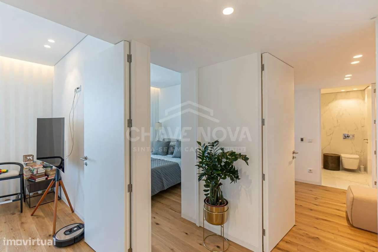 Apartamento T3 com varanda de 25 m² vistas Mar em todas as divisões - Grande imagem: 2/25