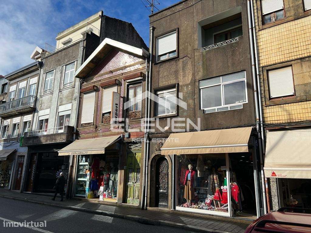 2 Prédios Centro do Porto com Comércio - Grande imagem: 2/11