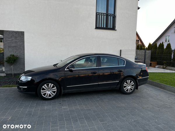 Volkswagen Passat 2.0 TDI DPF Highline DSG - 2