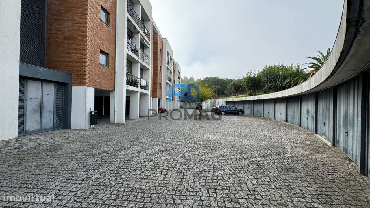 Apartamento T2 Mobilado com garagem junto Hospital de São João - Grande imagem: 5/24