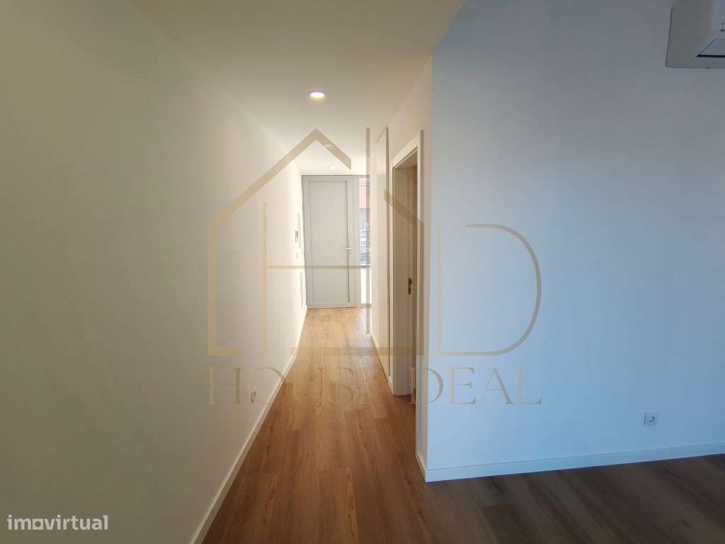 MODERNO Apartamento T1 com Logradouro. Quinta do Conde-8