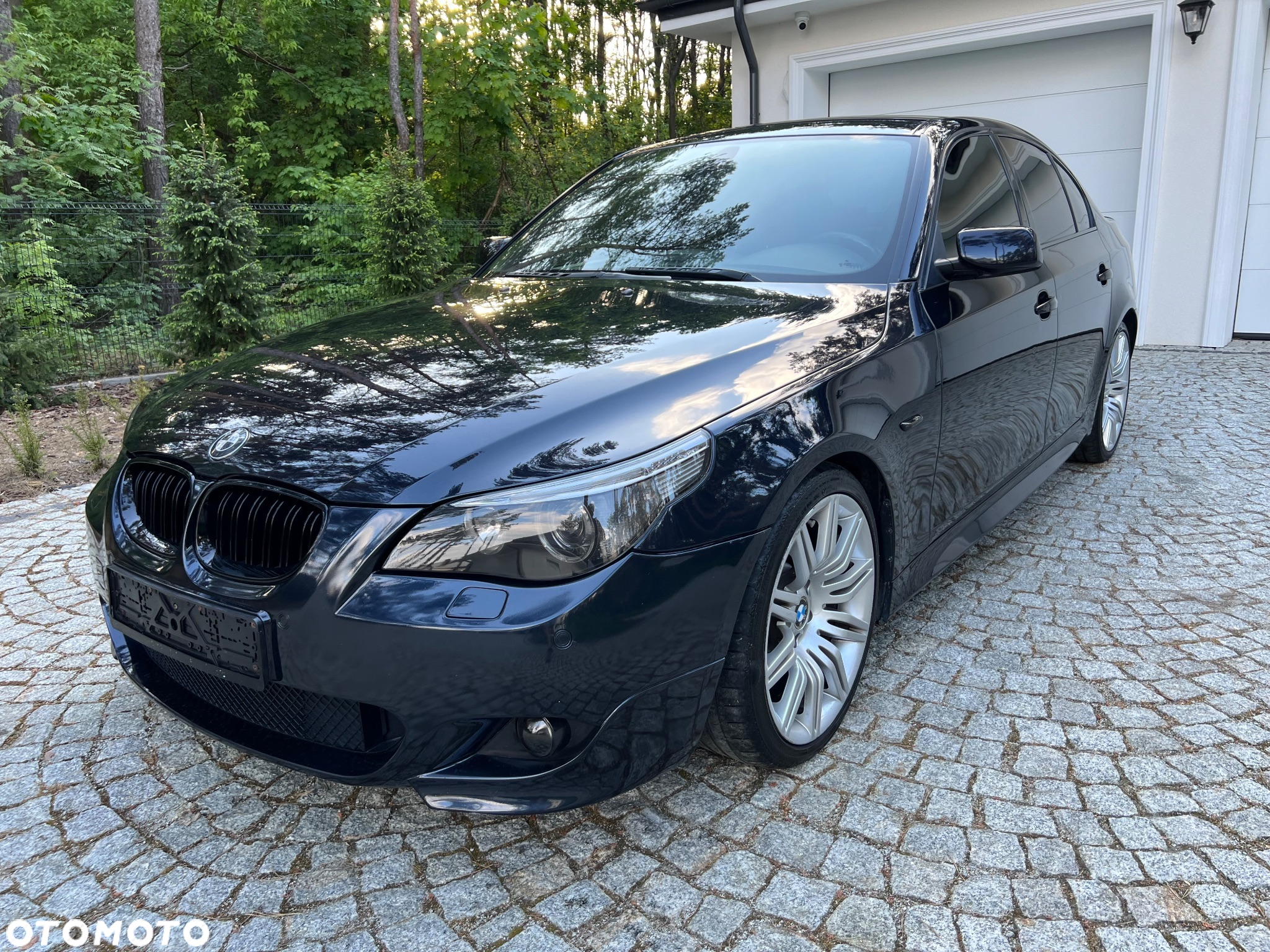 BMW Seria 5 545i - 13