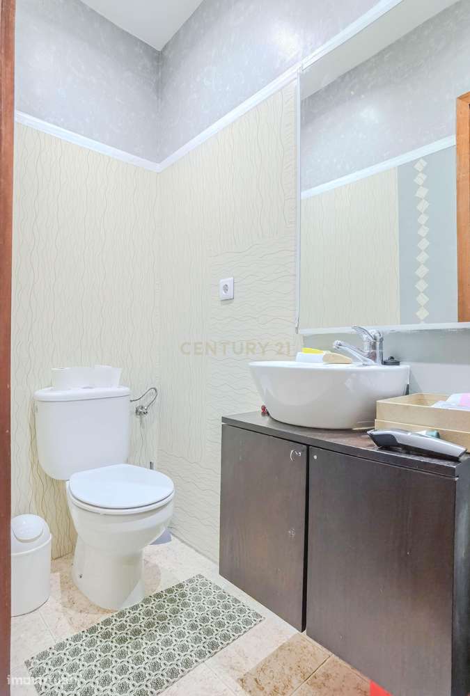 Apartamento T2 com Varanda, Garagem e Piscina | Valongo-6