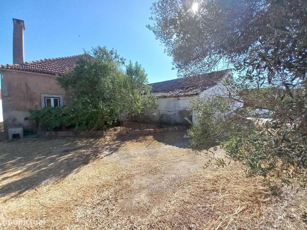 Descubra o Potencial de uma Casa com História no Coração de Santarém! - Grande imagem: 4/39