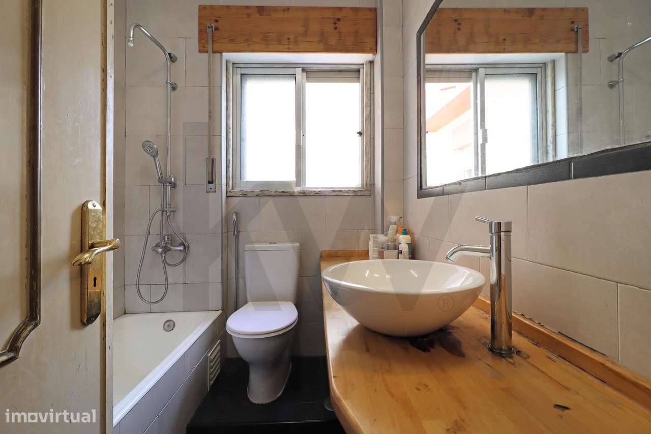 Espaçoso Apartamento T4 com Excelente Localização em Monte Abraão - Grande imagem: 4/15