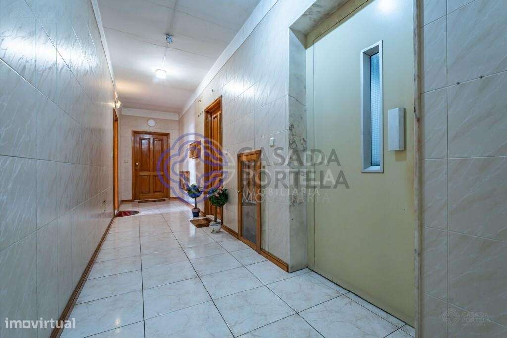 Ótima localização, vistas desafogadas, pronto a habitar - Grande imagem: 3/19