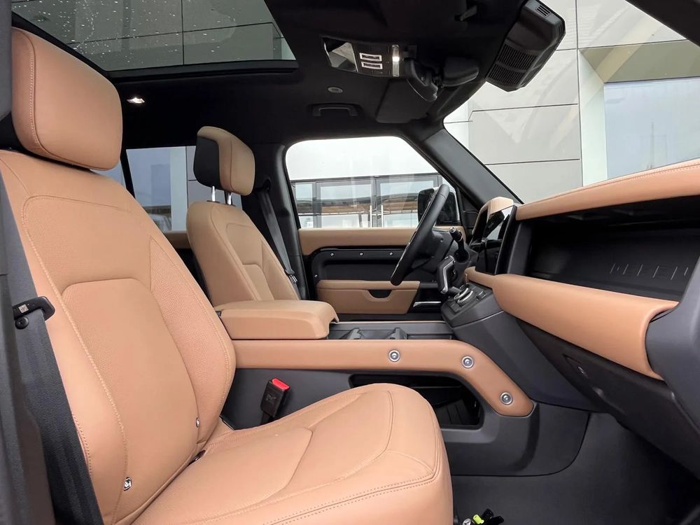 Land-Rover Defender 3.0 Diesel 250 KM — zdjęcie 5