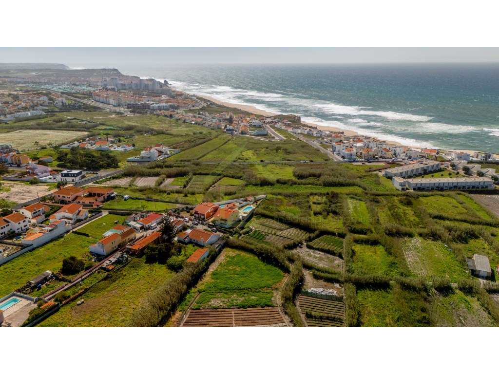 Moradia T2+2 com piscina e vista Mar-36