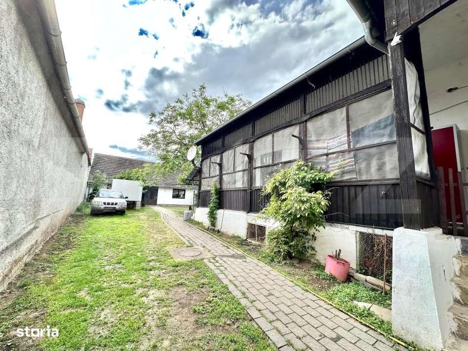 Casa doua corpuri 1000mp teren toate utilitaiile in Lancram - Imagine principală: 4/9