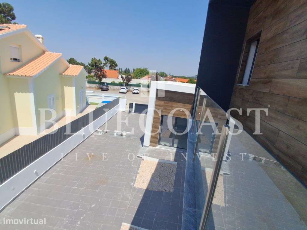 Fantástica Moradia V5 Isolada com piscina, em Azeitão-16