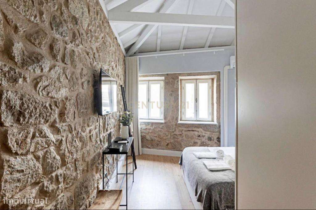 Prédio totalmente reabilitado com 5 apartamentos T0, no Centro Históri-33