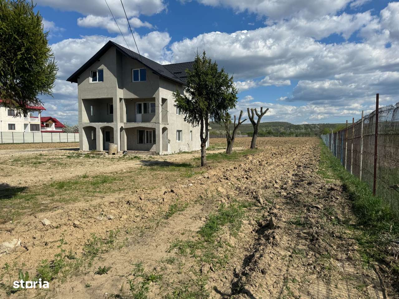 Teren de vanzare Maracineni 12 735 mp la Calea Campulung - Imagine principală: 3/4