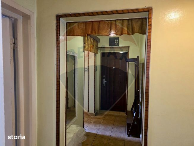 Apartament cu 3 camere decomandat de vânzare, zona Orizont-7