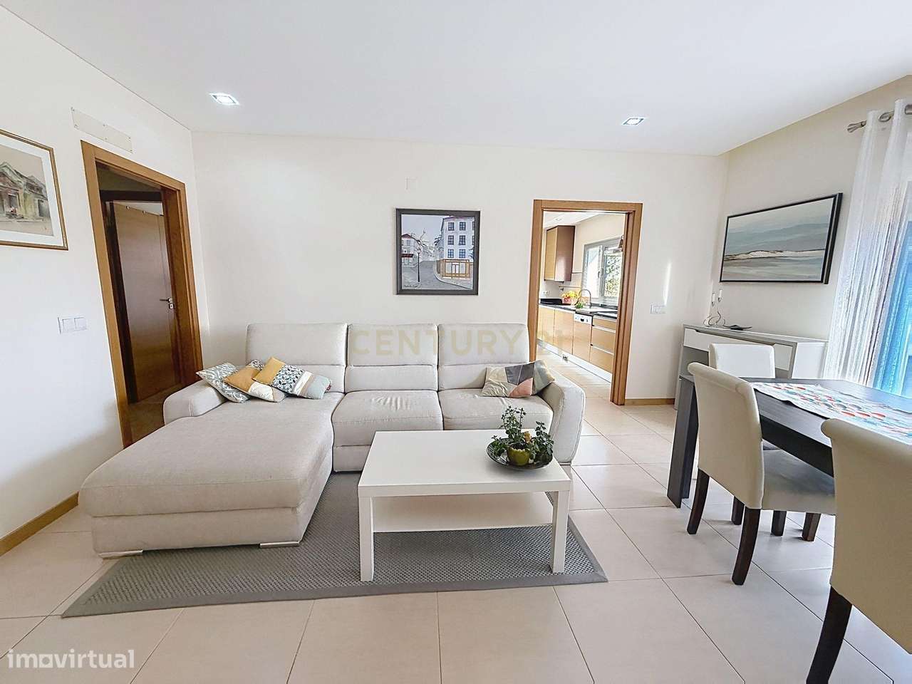 Apartamento T2 com varanda e garagem fechada na Nazaré.-6