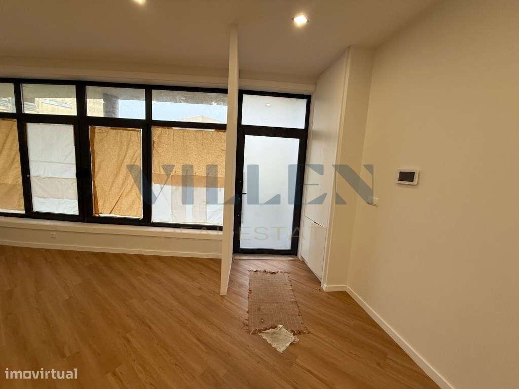 Apartamento T2 com Entrada Privativa e Garagem na Maia-2