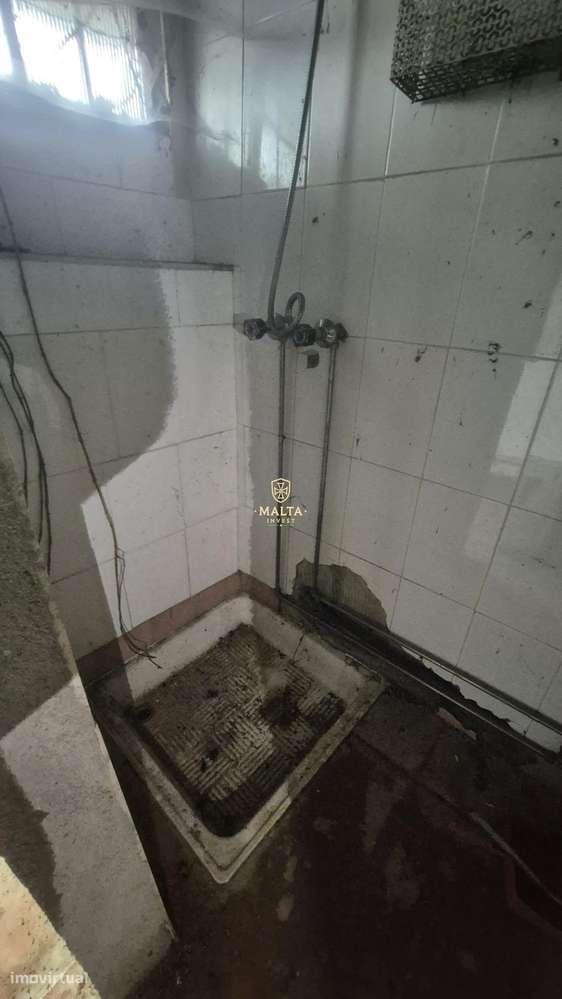 Oportunidade Única – Moradia para Recuperar em Terreno Urbano - Grande imagem: 5/17