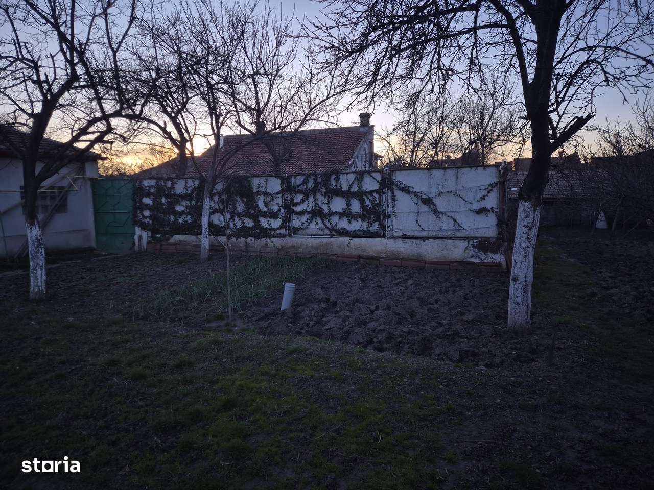 Casă cu 2 camere, Teren 301 mp, acces curte comuna , Pret redus-16