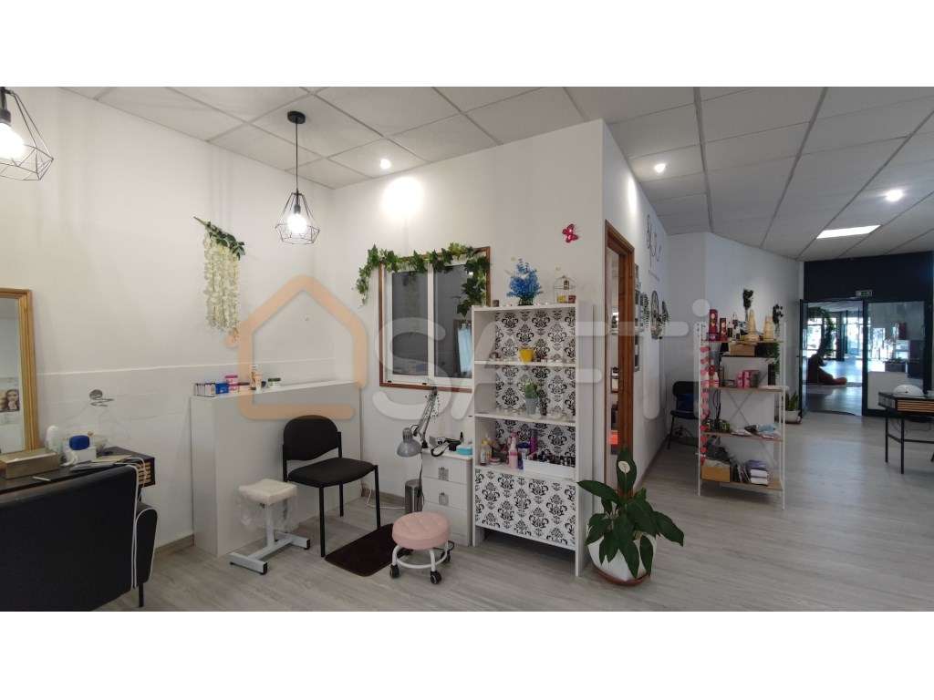Trespasse Cabeleireiro/Centro de Beleza, Leiria - Grande imagem: 4/25