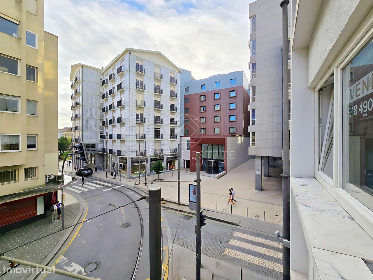 Apartamento T0 , novo, inserido em um edifício totalmente remodelado n-55