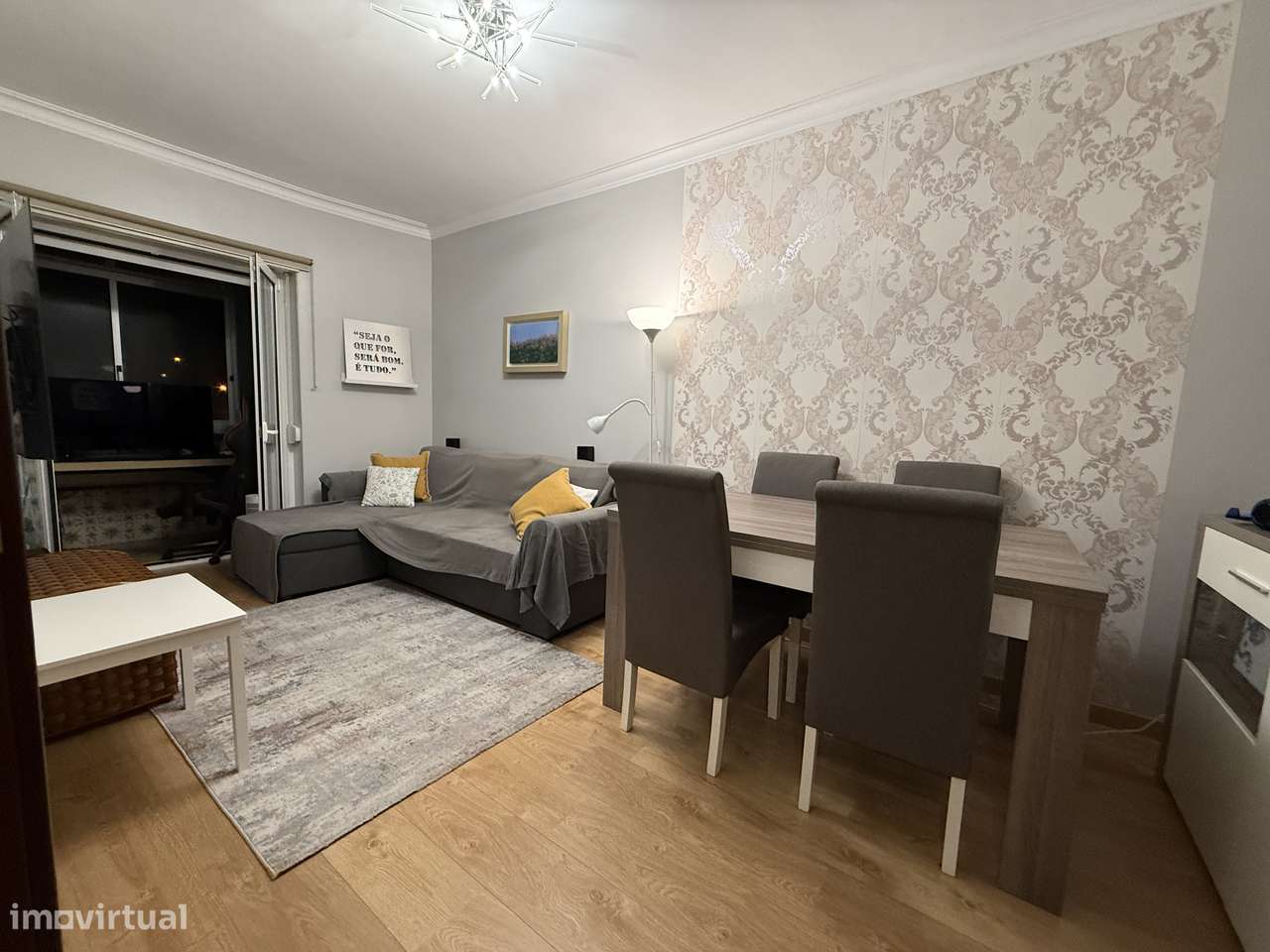 T2 renovado no centro de Carnaxide, pronto a habitar, perto de tudo - Grande imagem: 3/20