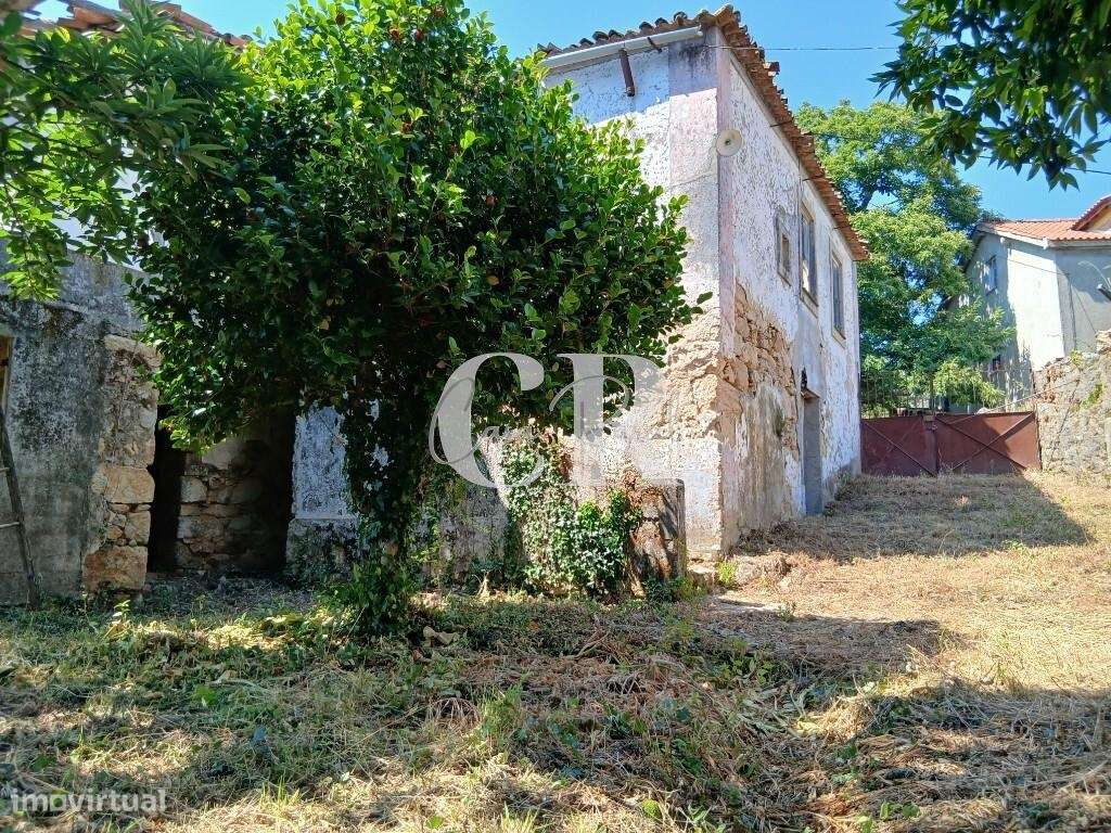 Propriedade com charme histórico, natureza e projeto aprovado em Figue-0