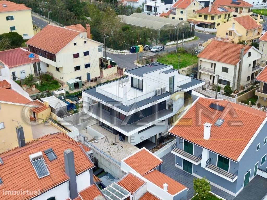 Moradia T5 Nova no Centro de Famões - Grande imagem: 2/59