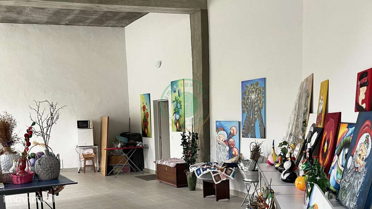 Casa com Terraço e Espaço Versátil-9