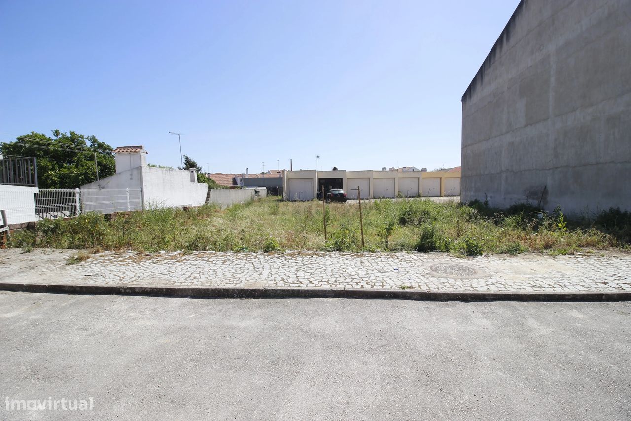 Lote de terreno urbano - Grande imagem: 1/3