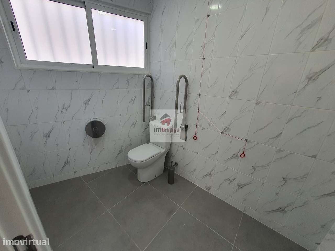 Loja / escritório junto Metro / Câmara de Gaia-19