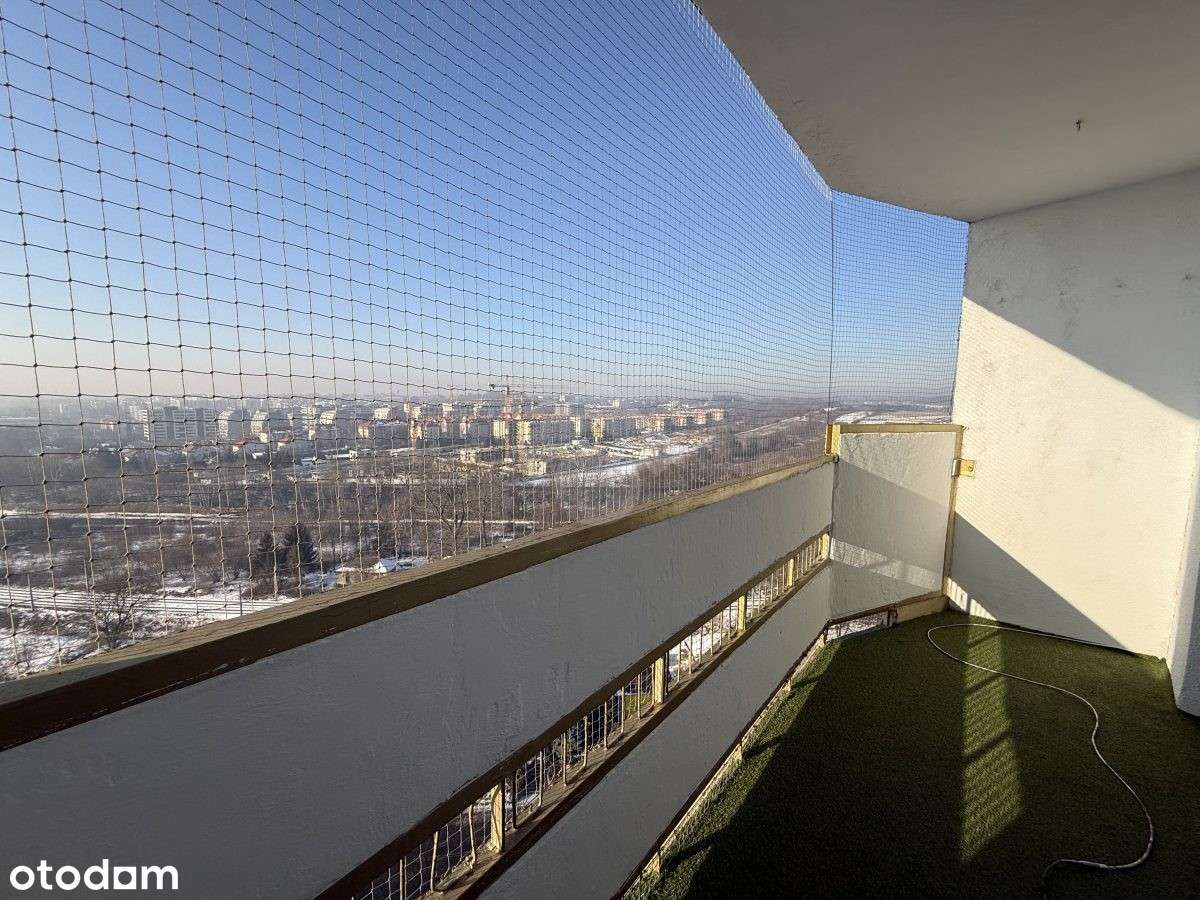 2 pokojowe mieszkanie z osobną kuchnią i balkonem! Widok na Kraków!-4