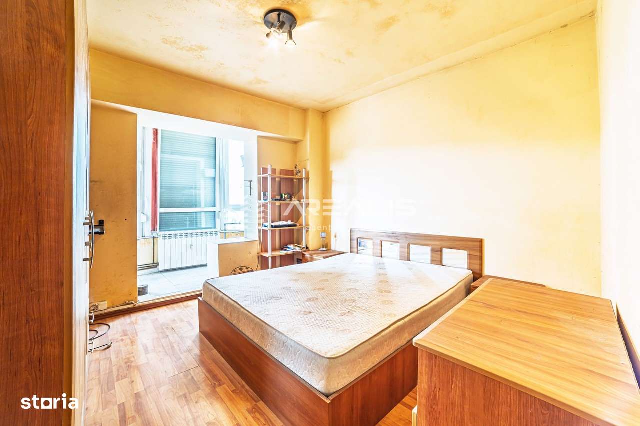 Apartament spațios 3 camere, central-4