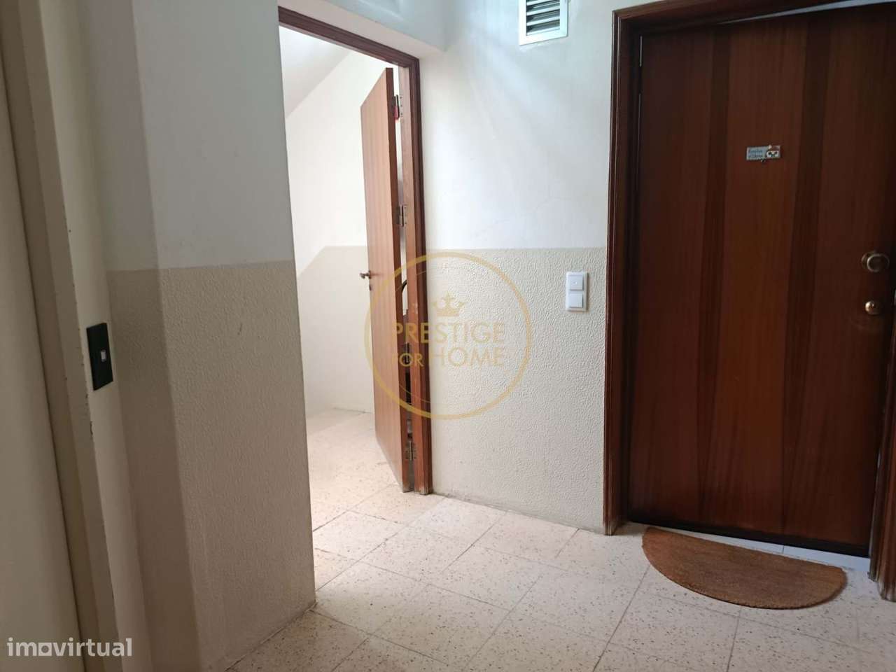 Apartamento T3 com garagem no centro de Loulé-14
