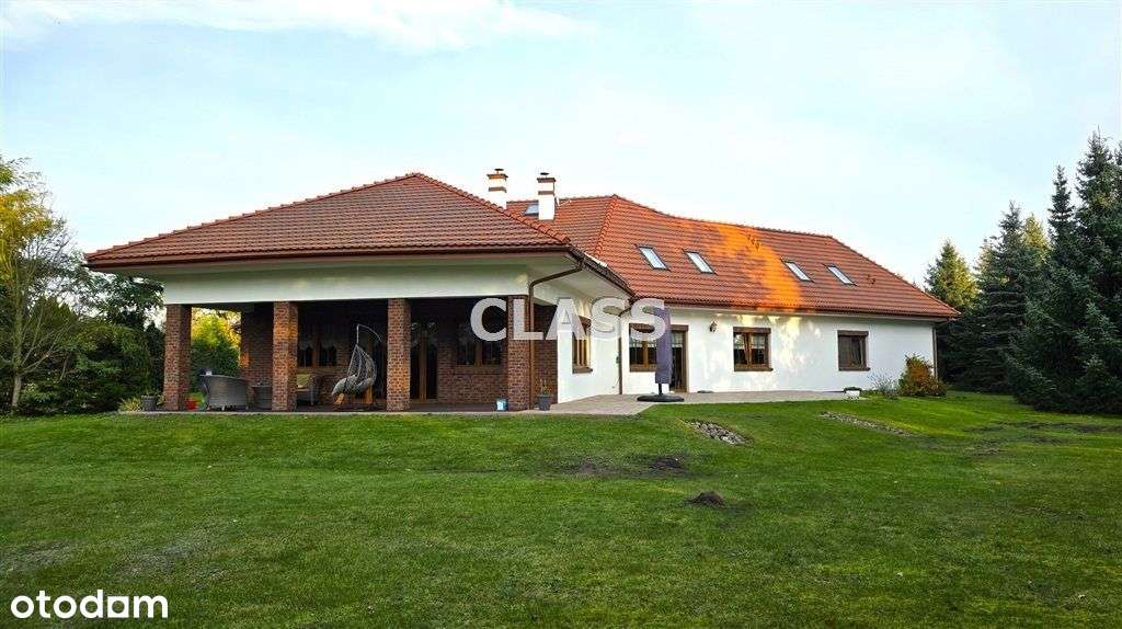 Posiadłość na pięknej działce. Klasyka, klimat.