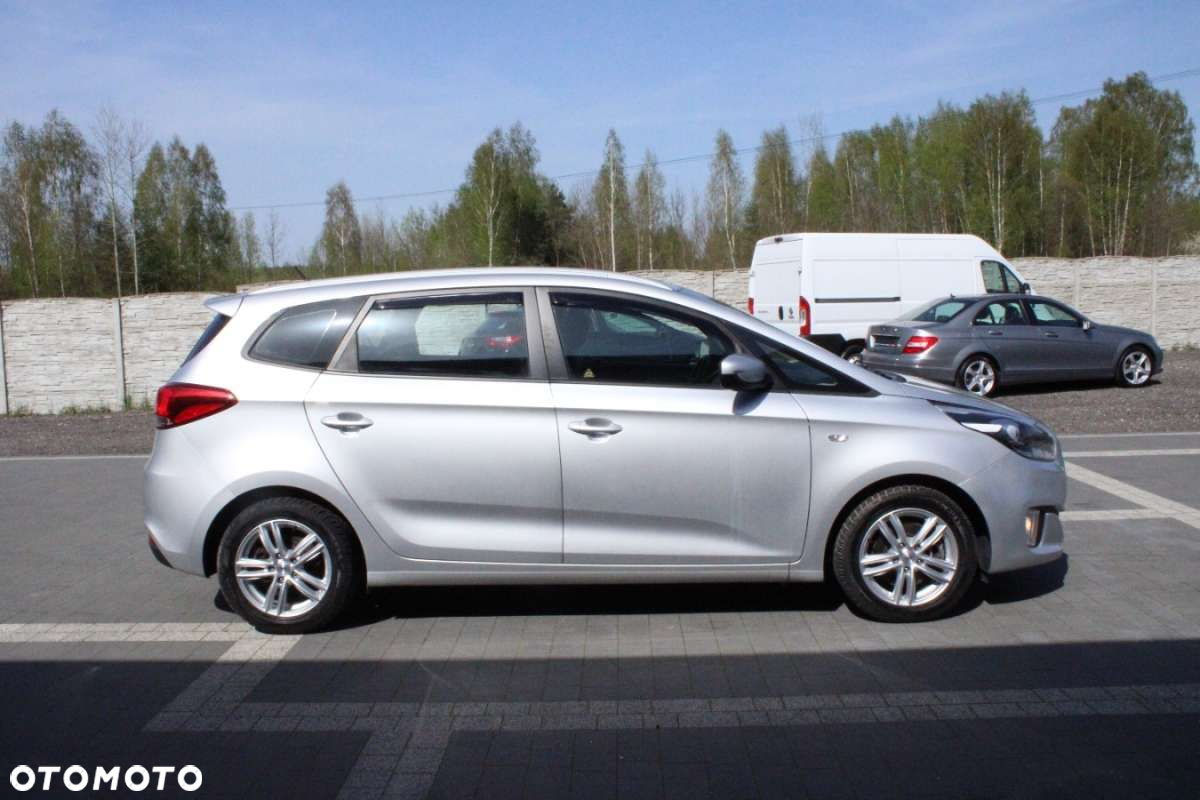 Kia Carens - 6